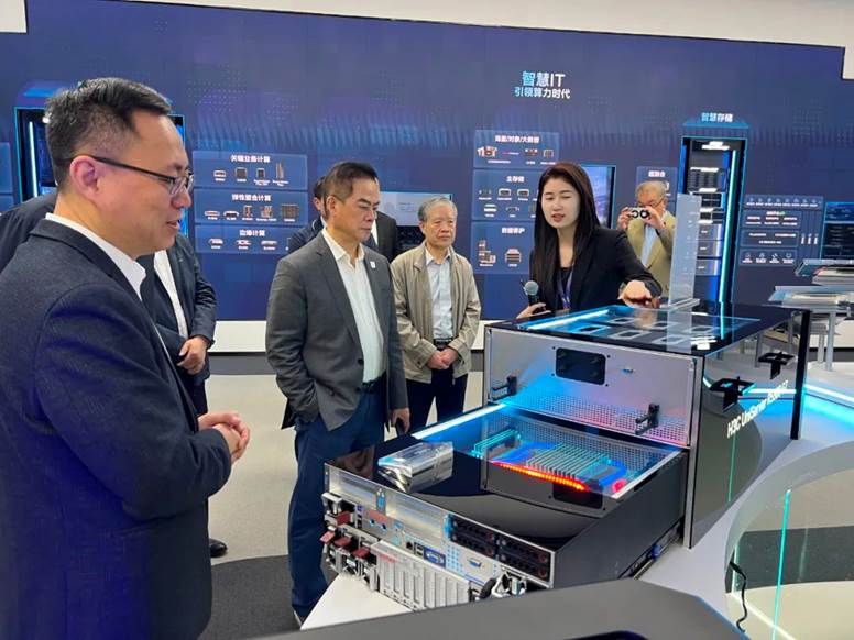 新華三與西亞斯共建新型工業與數智技術產業學院 人工智能應用軟件開發校企合作新篇章